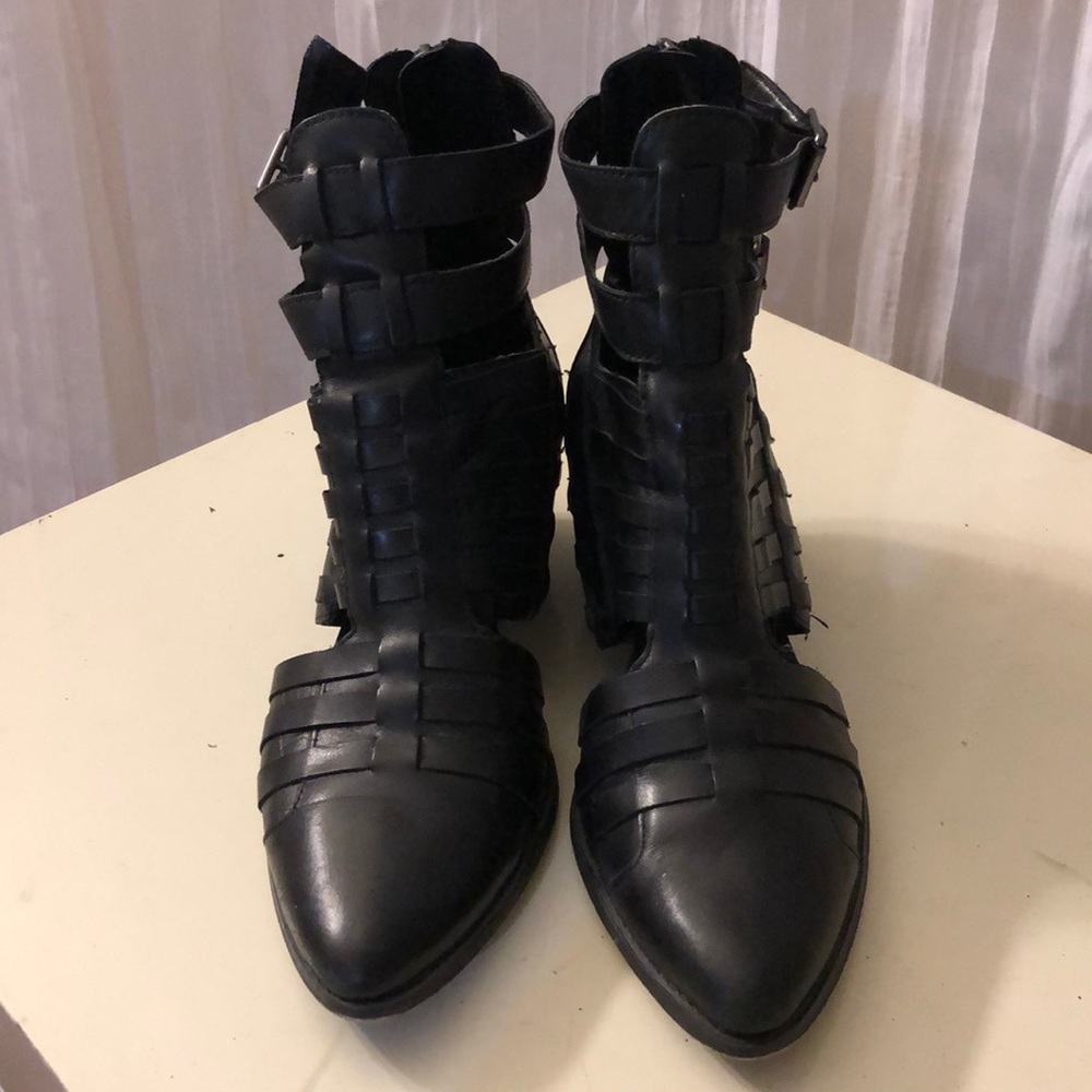 Coachella vibe boots!